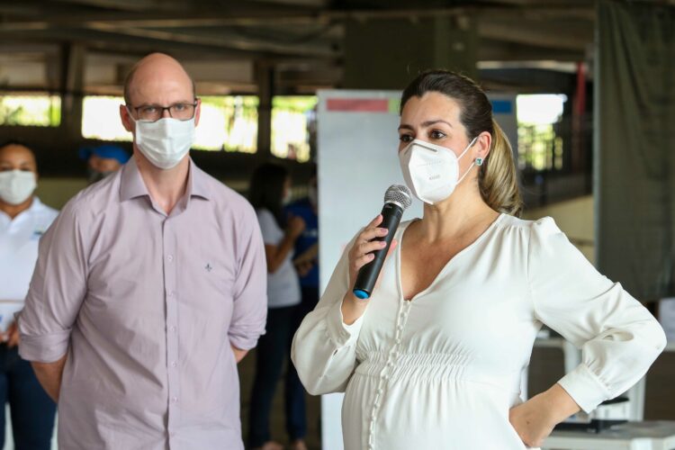 22/09/2021 - Prefeita Cinthia Ribeiro esteve no Parque do Povo para acompanhar a assinatura do Contrato do Residencial Jardim Vitória II, junto com as familias que aguardam pela moradia
Palmas - TO
Foto - Edu Fortes