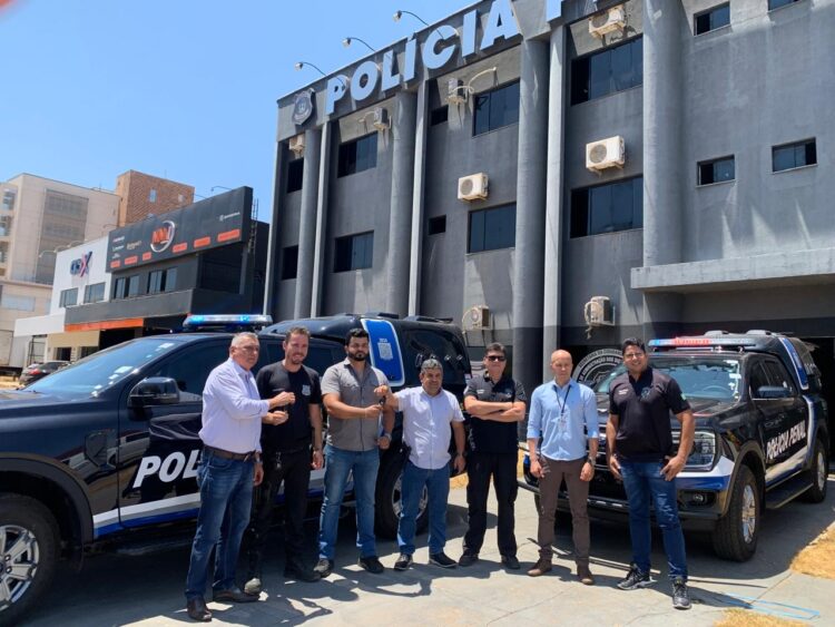 Viaturas foram entregues pelo secretário da Seciju, Deusiano Amorim, e superintendente de Administração dos Sistemas Penitenciário e Prisional, Rogério Gomes. Créditos: Divulgação Seciju/Governo do Tocantins