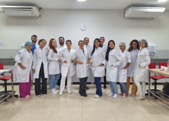 Turma do curso de Injetáveis, Prof. Dra. Adriana Abreu.