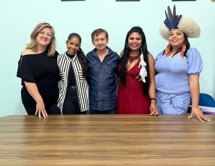 Zacarias Martins, Adriana Chaves, Maria do Socorro e Marília Pokwyj Krahô, buscando novas alternativas para o fomento cultural nas regiões sul e sudeste do Estado (Foto: Lettícia Japiassú)