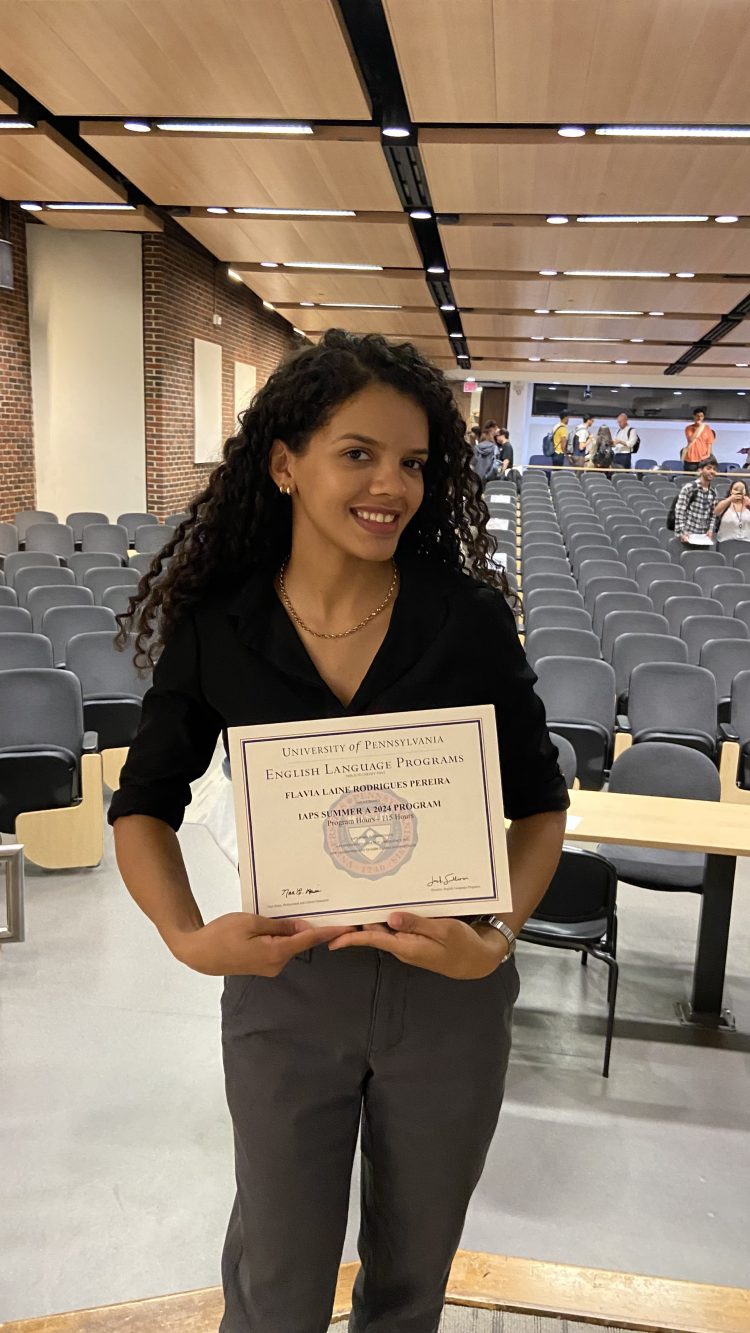 Flavia Laine, estudante de nutrição e participante do programa de intercâmbio gratuito